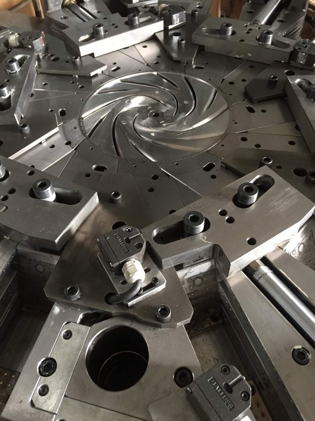 中山市旭錦塑膠模具有限公司，集開模注塑加工一體